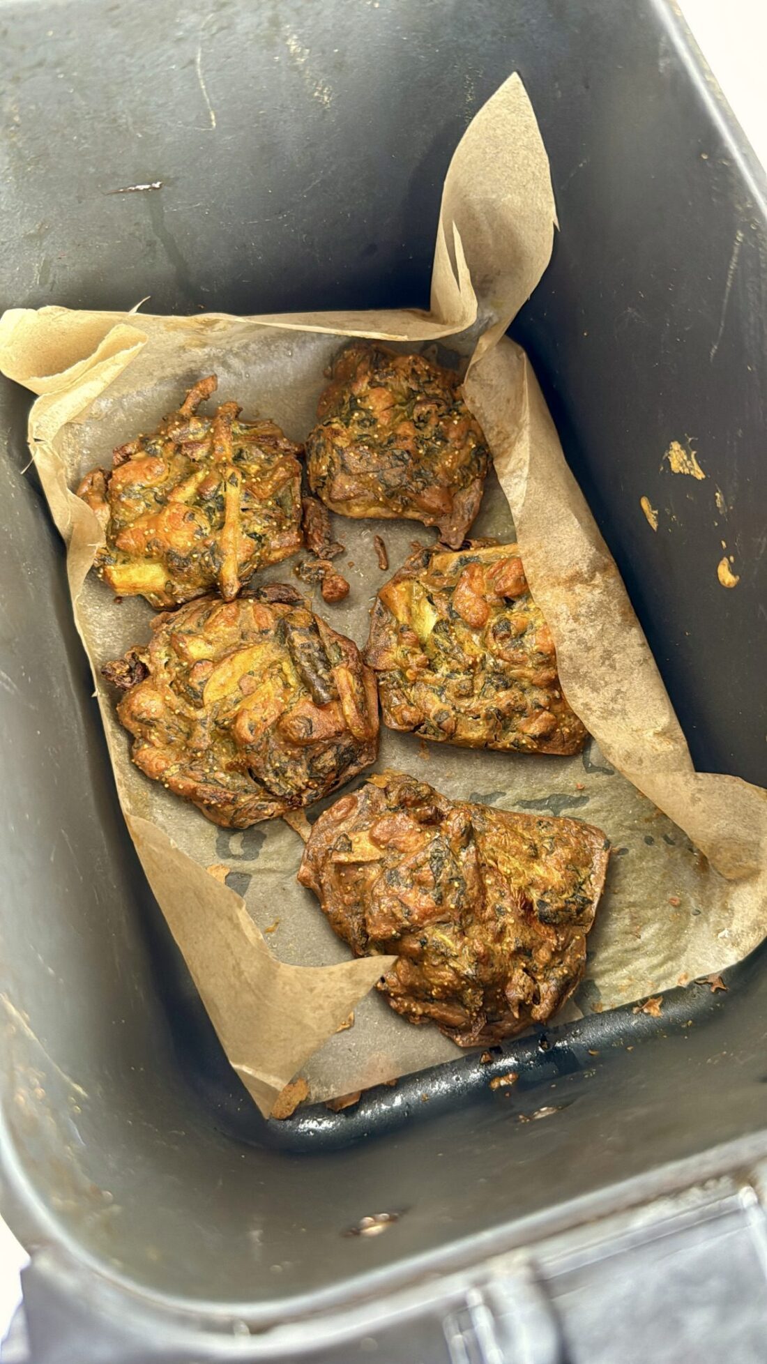 Cooked pakoras in air fryer