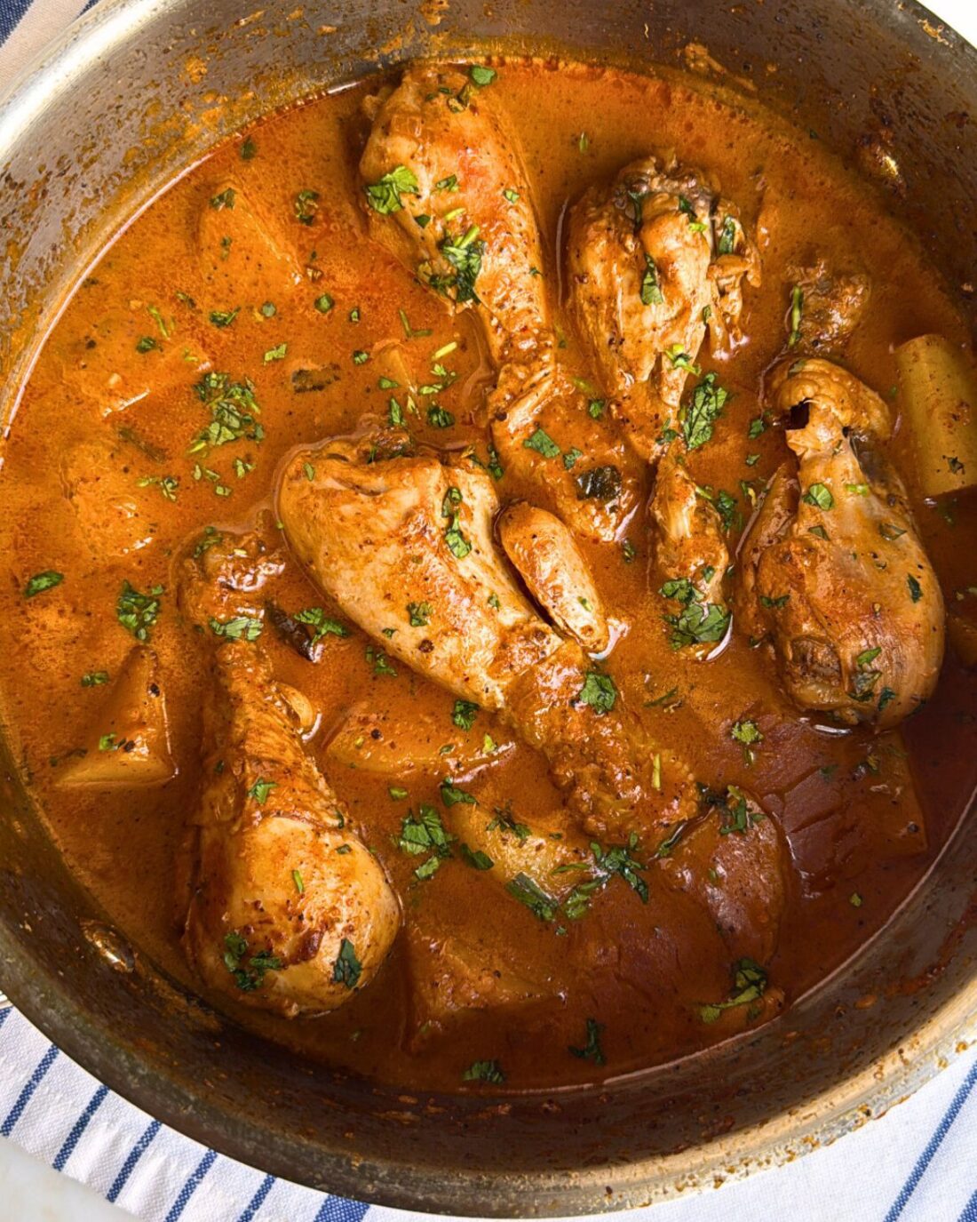 chicken drumsticks in creamy coconut sauce